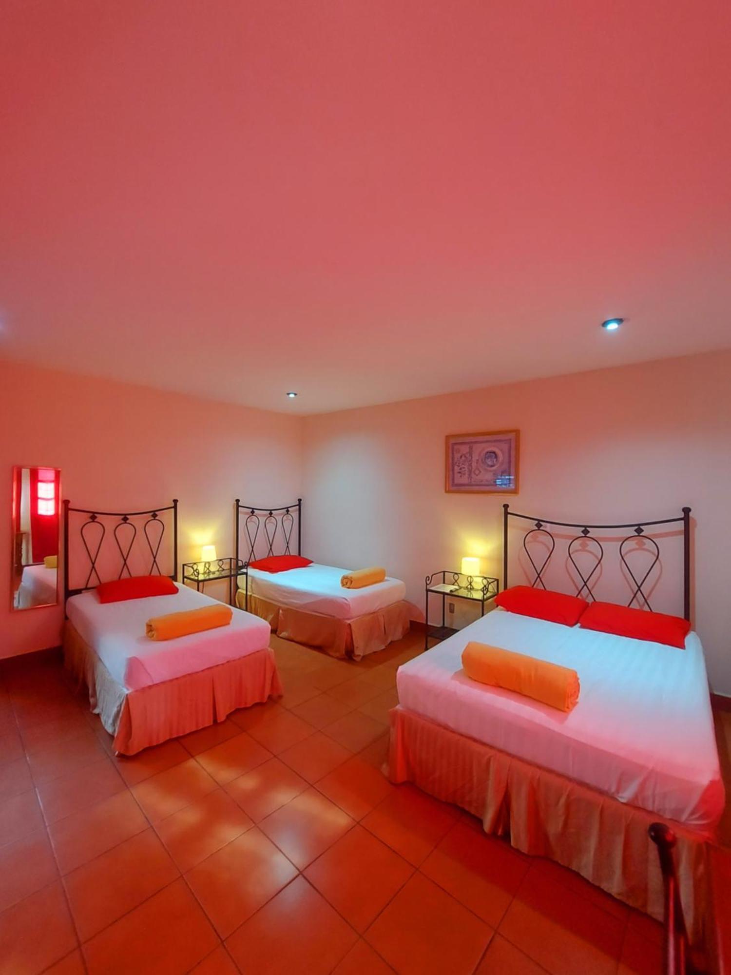 Hostal Lolita'S Boutique กรานาดา ภายนอก รูปภาพ