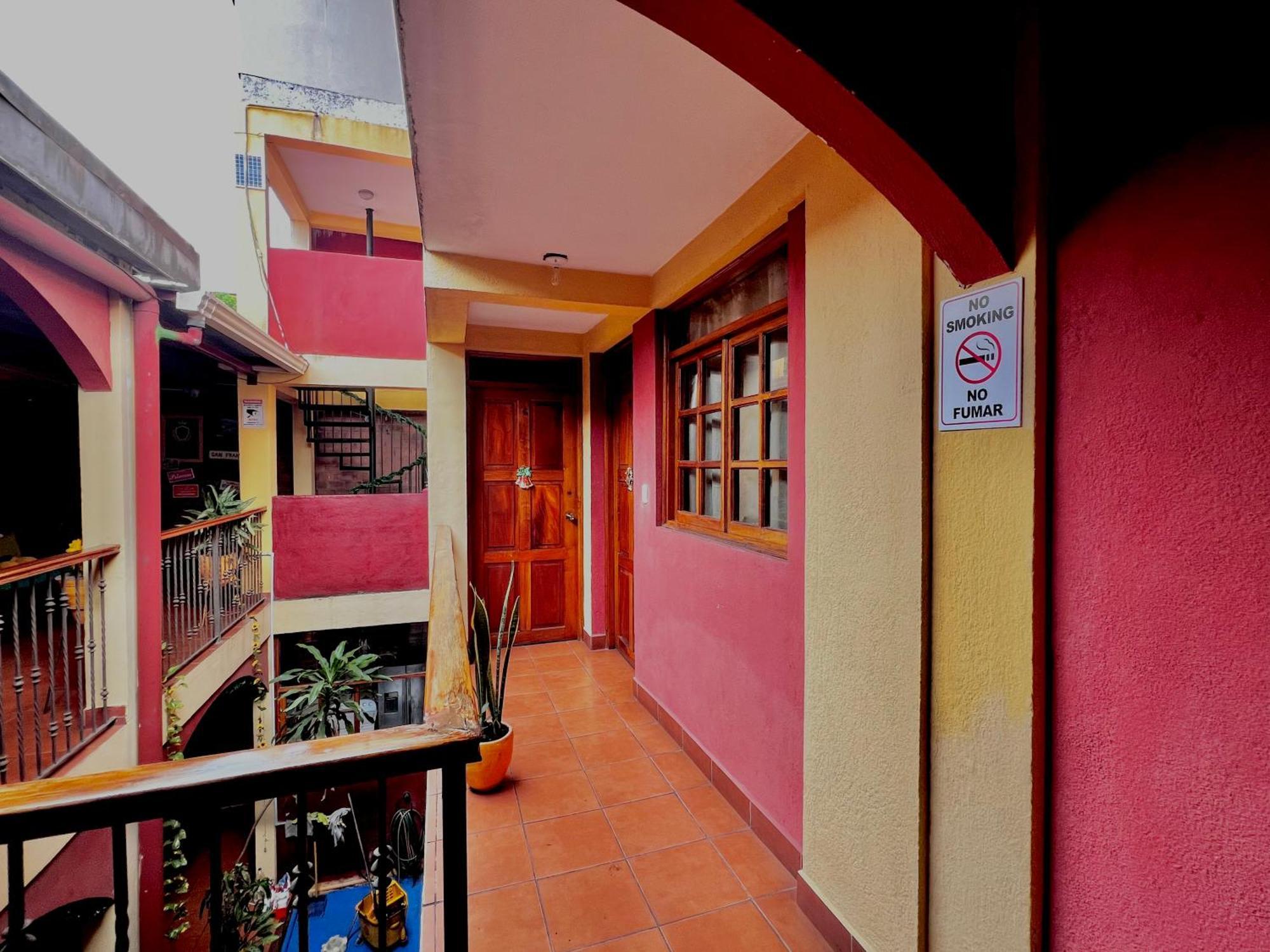 Hostal Lolita'S Boutique กรานาดา ภายนอก รูปภาพ